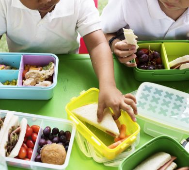 Kids eating lunch at elementary school